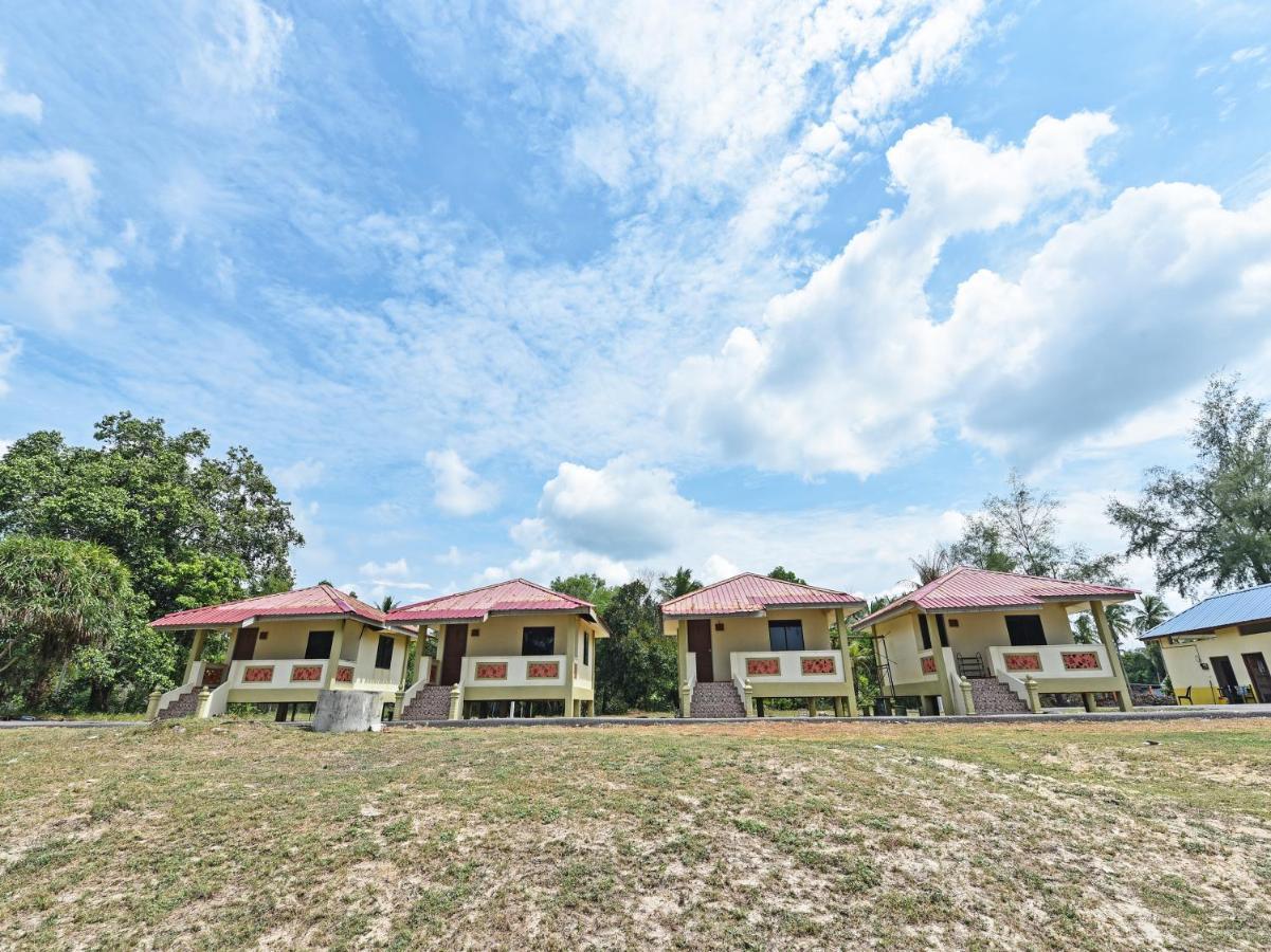 OYO 90315 Chalet Pantai Rantau Panjang Kuala Rompin Luaran gambar